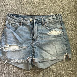 AE strigid mom short